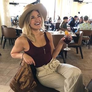 Meet your Posher, Alyssa